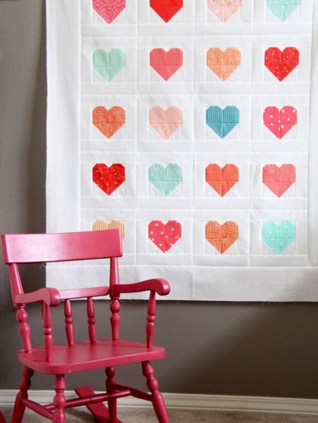 Faça este artesanato com patchwork com retalhos de tecido, para economizar (Foto: cluckclucksew.com) 