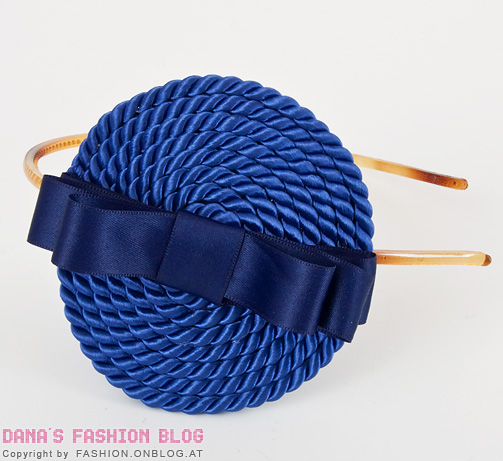Decorar uma tiara de cabelo com cetim e corda é muito fácil (Foto: fashion.onblog.at) 