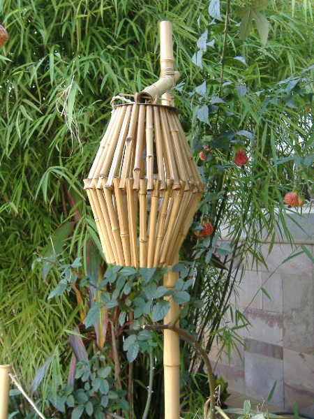 opções de artesanato de bambu para jardim