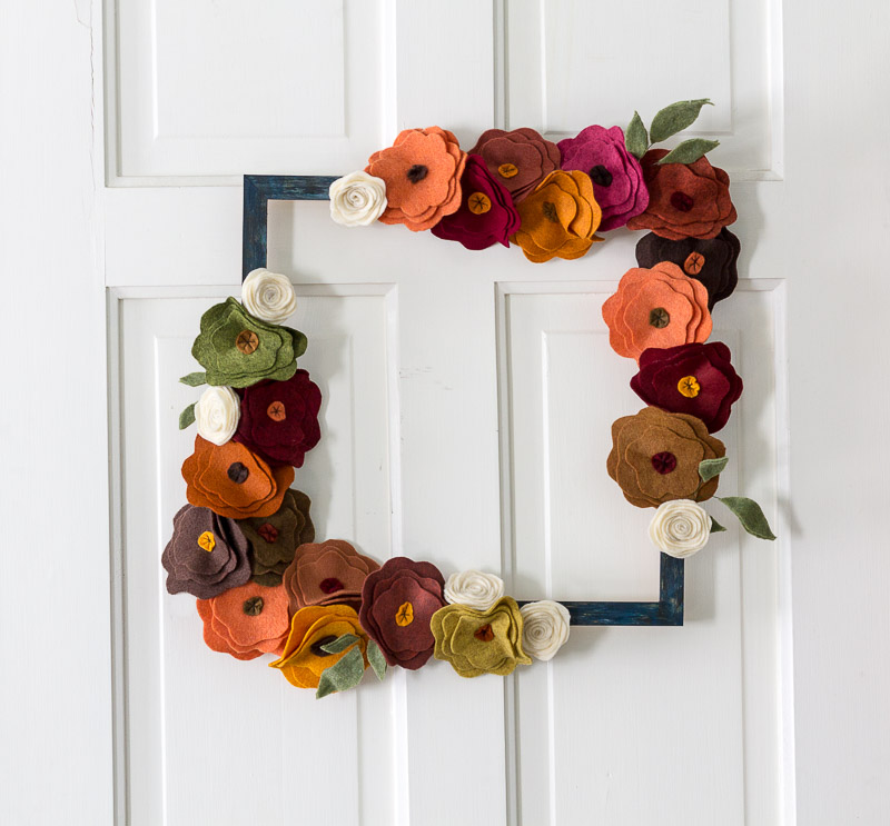 como fazer artesanato com flor de feltro para decoração