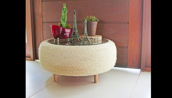 mesa de pneu com pés e vidro