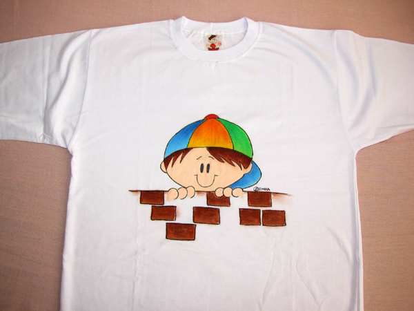 camiseta com menino