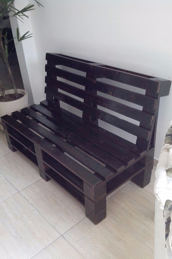 sofa de pallet roxo