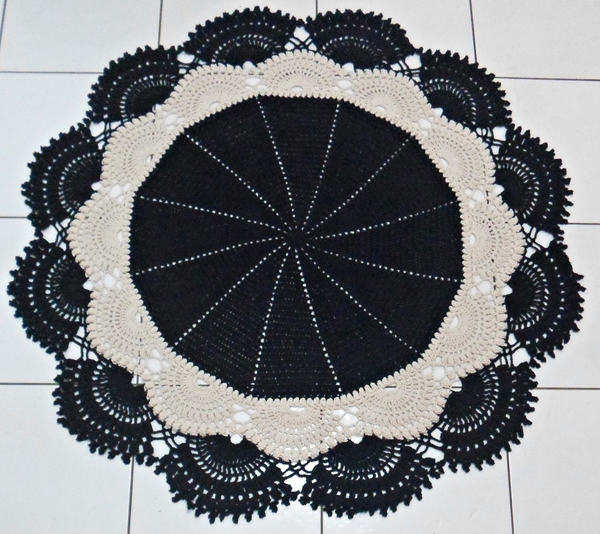 tapete croche preto e branco