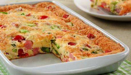 Omelete de forno recheado simples de fazer