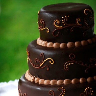Decoração de bolo para casamento marrom (Foto:Divulgação). 