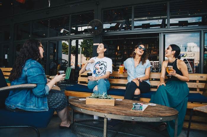 Reunião com os amigos: como os receber e tornar seu encontro um sucesso