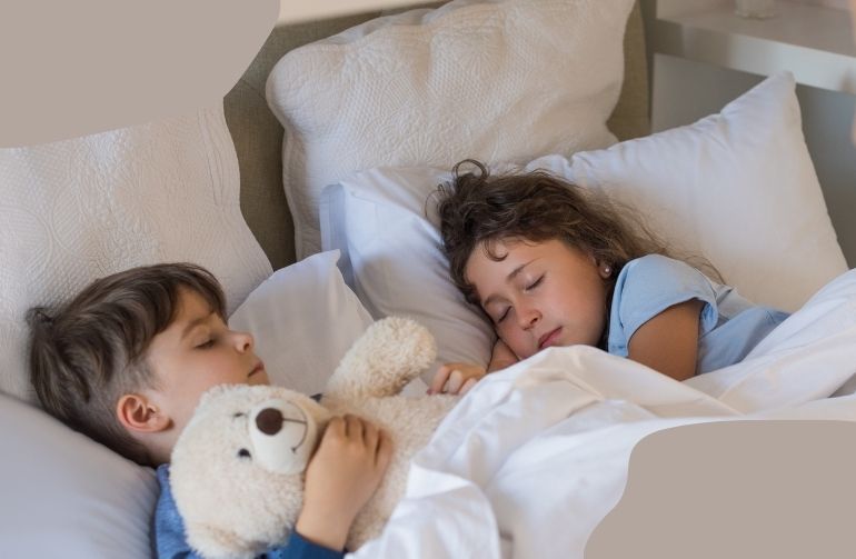 Cuidados com a cama previnem danos na coluna da criança