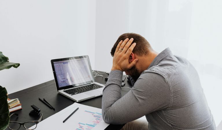 Sintomas de Burnout: quando o cansaço vai além do normal